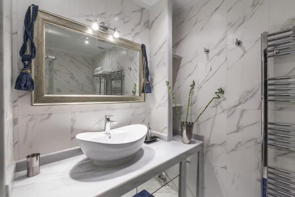 Luxury Acropolis View Duplex Penthouse In Thiseio 155M2 Афины Экстерьер фото